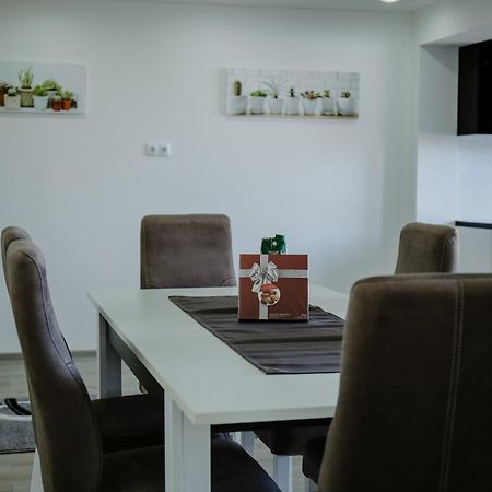 Deluxe Apartments ซาราเยโว ภายนอก รูปภาพ