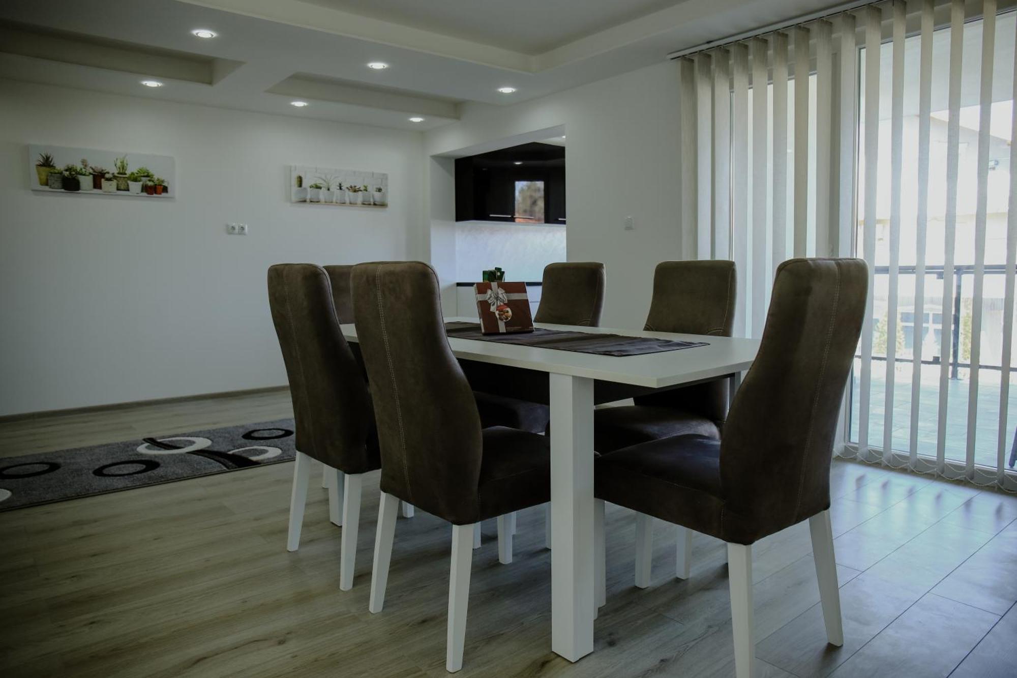 Deluxe Apartments ซาราเยโว ภายนอก รูปภาพ