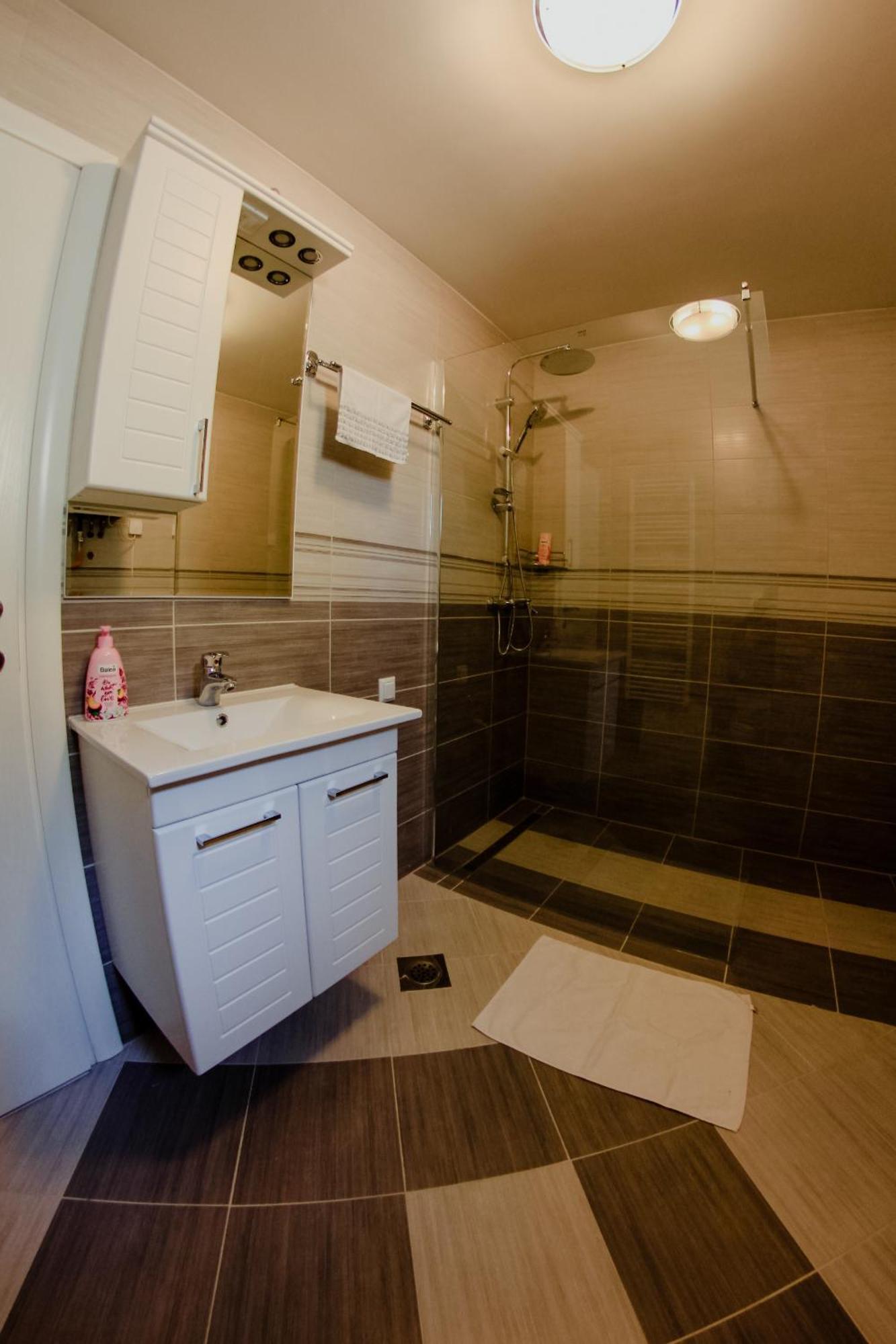 Deluxe Apartments ซาราเยโว ภายนอก รูปภาพ
