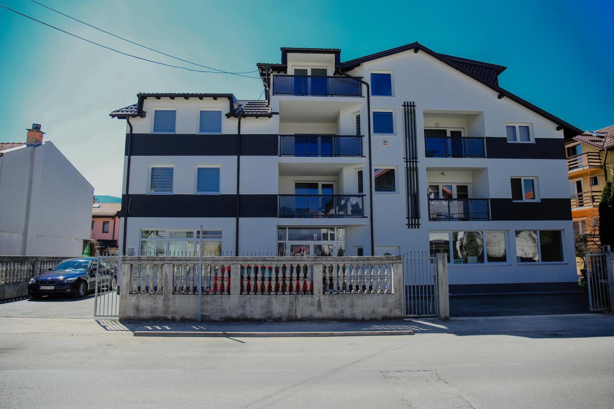 Deluxe Apartments ซาราเยโว ภายนอก รูปภาพ