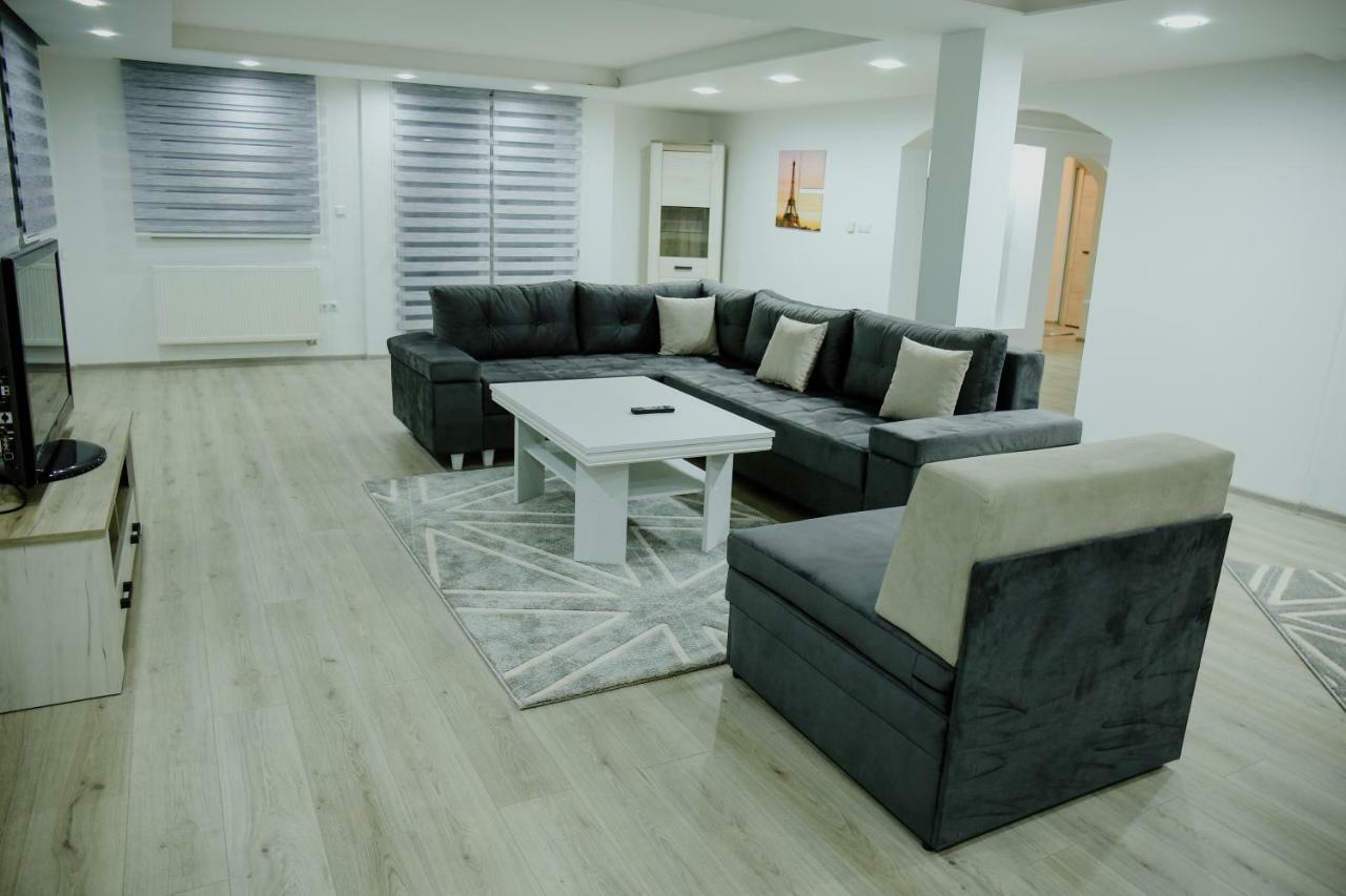 Deluxe Apartments ซาราเยโว ภายนอก รูปภาพ