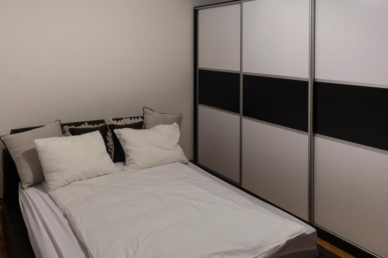 Deluxe Apartments ซาราเยโว ภายนอก รูปภาพ