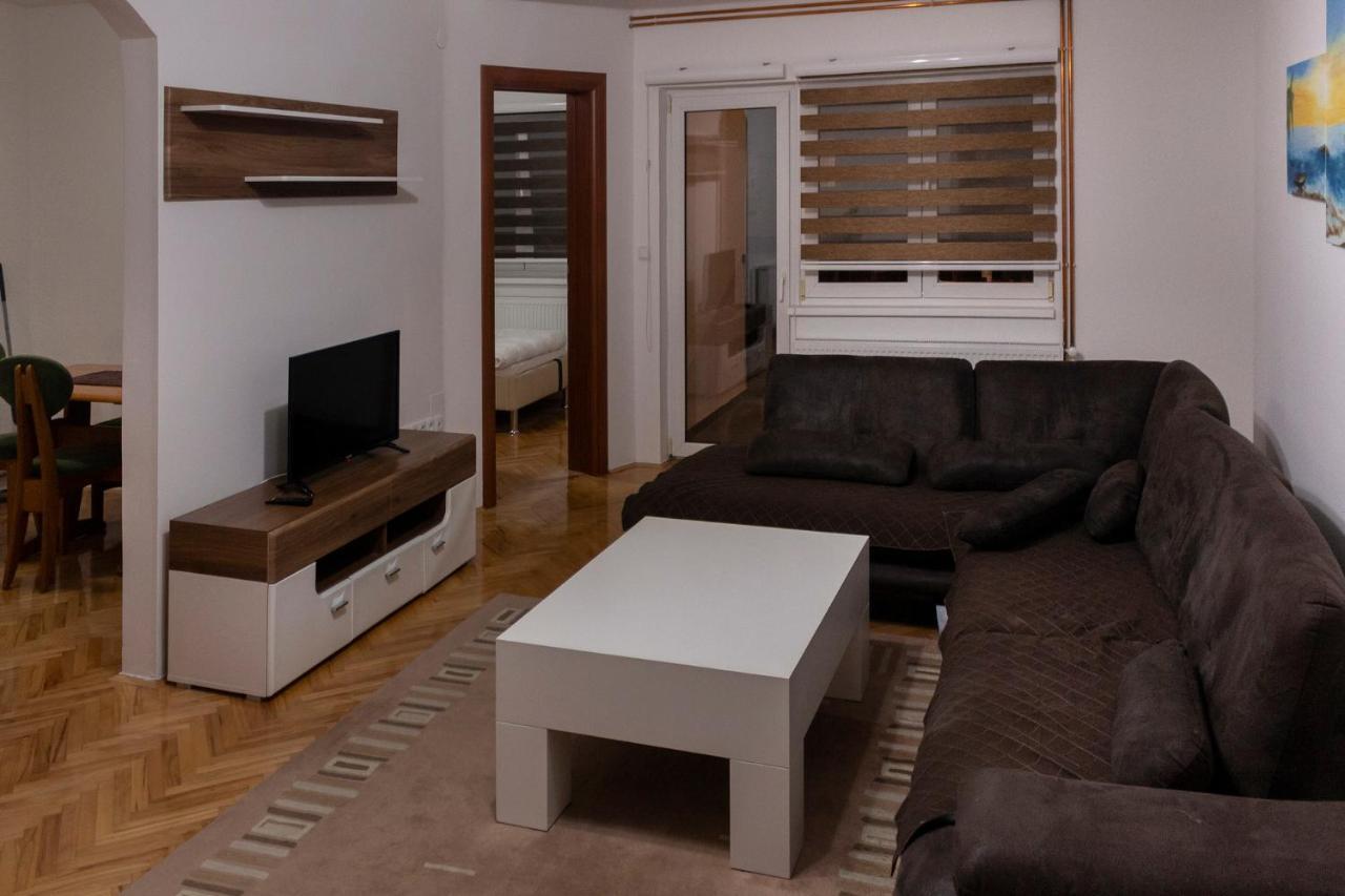 Deluxe Apartments ซาราเยโว ภายนอก รูปภาพ